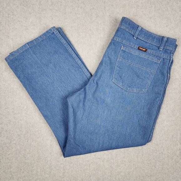 Wrangler Jeans Mens Size 42x30 Regular Fit (see photos for measurements)🌼 - Picture 1 of 12